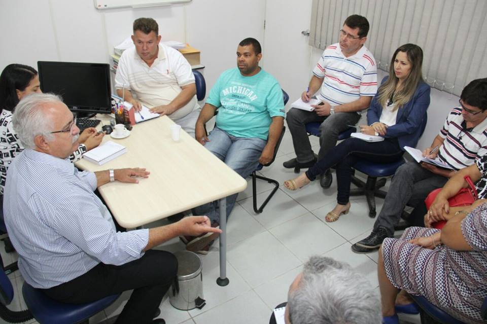 Prefeito Teófilo abre canal de diálogo com Sinteal de Arapiraca