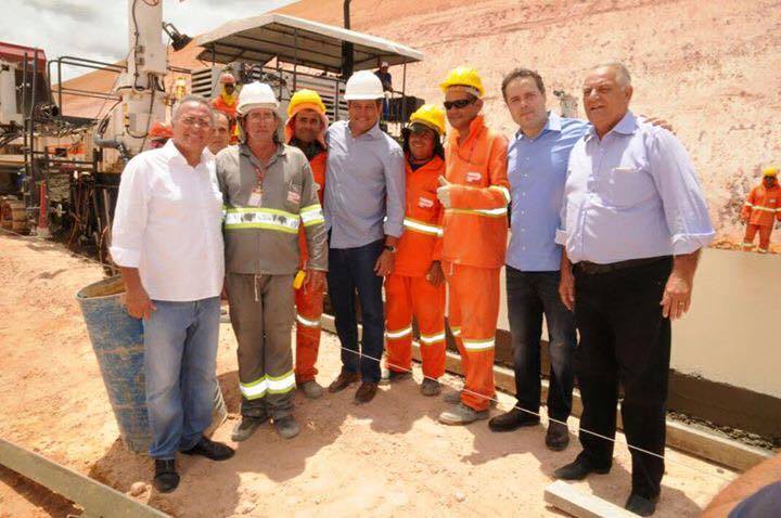 Ministro Quintella leva Renan Filho e o senador Renan até a obra Carié-Inajá