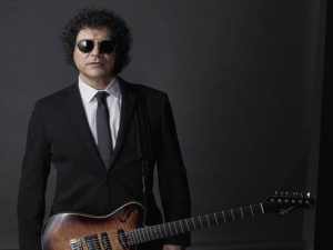 Frejat deixa Barão Vermelho e é substituído por Rodrigo Suricato