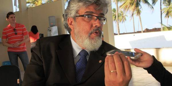 Eduardo Tavares no primeiro mês reajuste salário do professor e garante 13º no aniversário