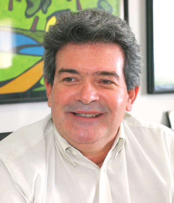 Alvaro Vasconcelos anuncia programa do leite em Alagoas