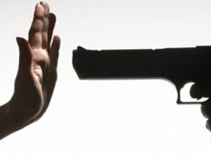 Criminoso se passa por PM e rouba R$ 11 mil de residência em Arapiraca