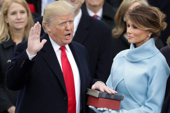 donald-trump-posse-usa-20170120-0047