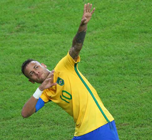 Neymar tenta hoje evitar multa milionária por sonegação