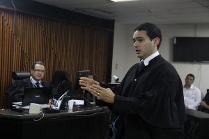 Caso Luiz Ferreira: defesa sustenta que réus foram induzidos a confessar