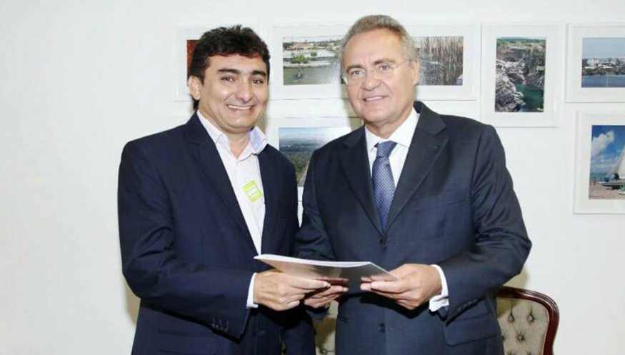 Renan Calheiros promete a Zé Adelson ajudá-lo a sair da crise em Olho d’Agua Grande