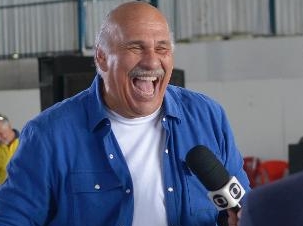 Márcio Canuto completa 35 anos de cobertura de carnavais pela Globo