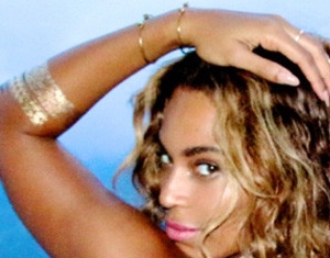 Beyoncé anuncia gravidez de gêmeos