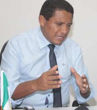 Julio Cezar vai realizar novos cortes devido à perda de recursos do FPM