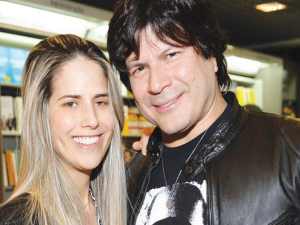 Paulo Ricardo abandona mulher, rompe casamento e vai morar com amante