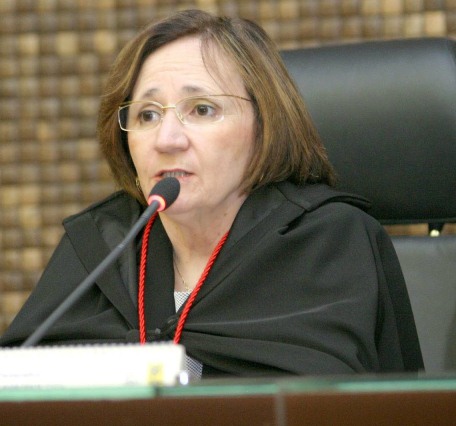 Em Palmeira desembargadora entra no circuito da briga política