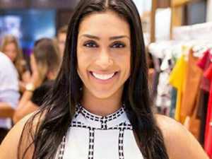 Amanda Djehdian é pedida em namoro por empresário e mostra anel de brilhantes