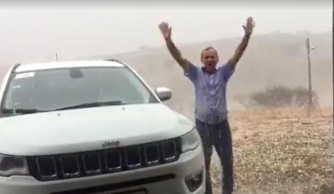 Fazendeiros comemoram chuva forte no Semiárido