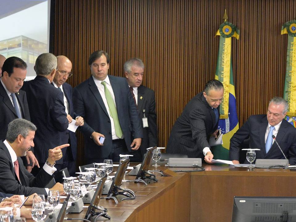 Michel Temer convoca Arthur Lira para reunião da reforma da Previdência