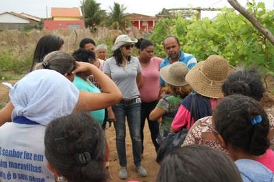 Agricultoras do Alto Sertão conhecem experiência de reaproveitamento de água