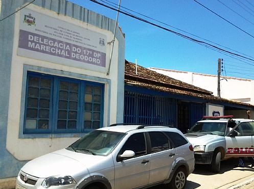 Homem é preso após ir a delegacia denúnciar estelionato