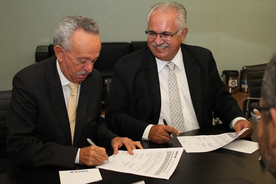 Benedito de Lira ajuda prefeitura de Arapiraca a repactuar dívida com a CEF