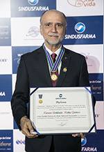 Cardiologista alagoano recebe homenagem nacional