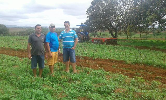 Agricultores de Igaci comemoram apoio; tanto da Prefeitura como da natureza