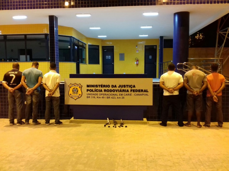PRF prende seis acusados de porte ilegal de arma na BR-423