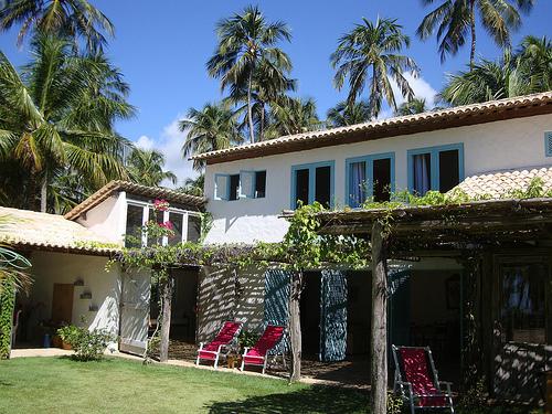 Empresário francês denuncia crime de Prefeitura com sua Pousada