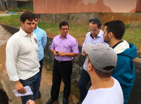 Cacau garante entrega das casas do Conjunto Maria Gislene Matheus às famílias contempladas