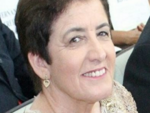 Prefeita distribui dentaduras e próteses ao povo em Piranhas