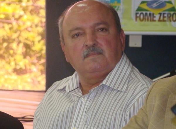 Carlos Alberto Canuto pode trocar PMDB por DEM/PSC ou PRTB