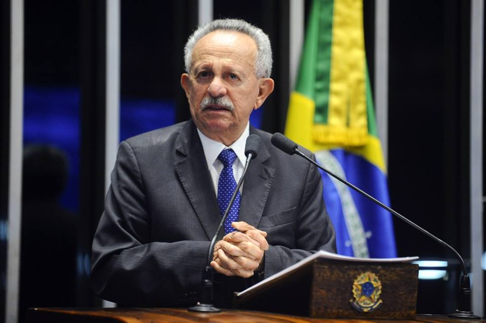 Benedito de Lira denuncia perseguição às casas de farinha