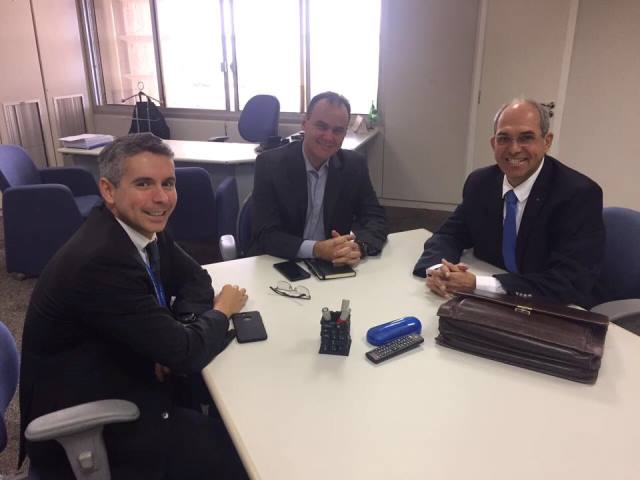 Prefeito cobra em Brasília mais de 200 casas que não foram feitas depois da cheia de 2010