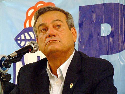 Detran vira moeda de troca para trazer Lessa de volta aos braços dos Renan’s