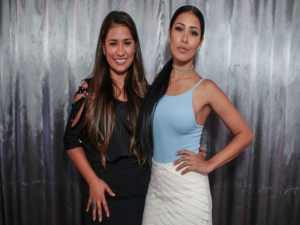 Fã invade palco, derruba Simaria e leva soco de Simone em show