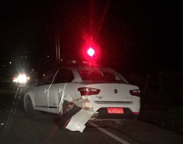 Com sinais de embriaguez, homem é preso após colidir com táxi