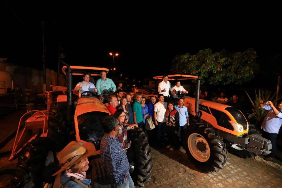 Ministro Marx Beltrão desenvolve ações pelo Sertão de AL
