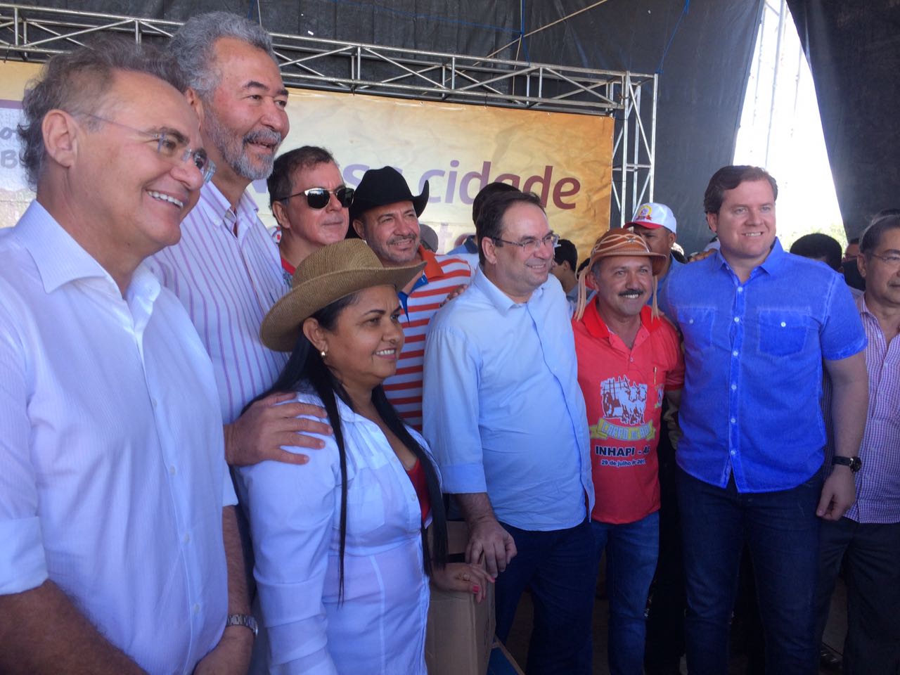 Luciano prestigia Festa do Carro de Boi em Inhapi