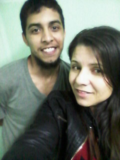 Sertaneja que vive em São Paulo busca ajuda para tratamento de depressão do seu filho