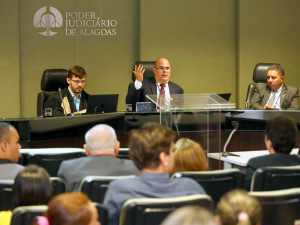 Audiência entre Município de Maceió e servidores da Educação termina sem acordo