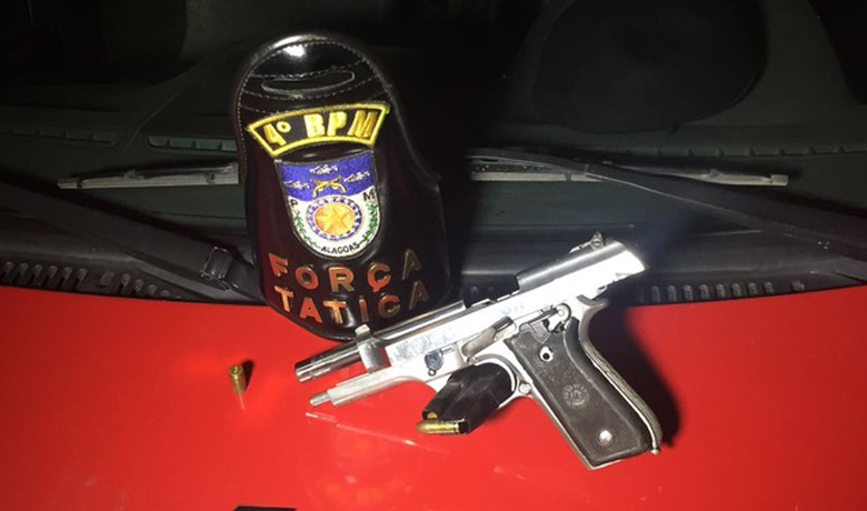 Suspeitos trocam tiros com a polícia no bairro da Gruta, em Maceió