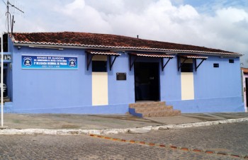 Três irmãos são esfaqueados dentro de bar em Batalha