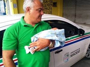 Conselho tutelar flagra mãe suspeita de vender recém-nascido por R$ 500