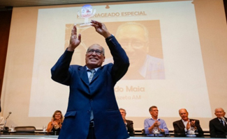 Radialista Arivaldo Maia é homenageado no Prêmio Odete Pacheco
