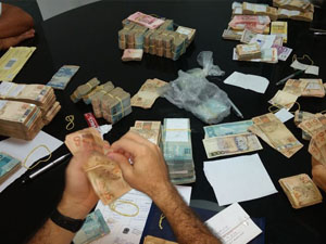 Polícia Federal diz que ex-prefeito de Marechal Deodoro chefiava esquema de lavagem de dinheiro