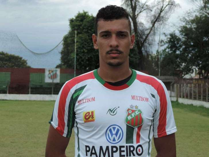 Jogador é assaltado, vai prestar queixa e é assassinado no RJ