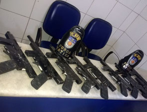 Polícia Militar apreende oito submetralhadoras no Clima Bom