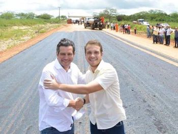 Canapi comemora conclusão de seu principal trecho de rodovia federal