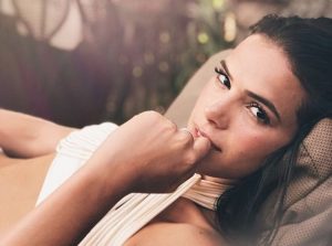 Marquezine fala de reação de Neymar a beijos em novela