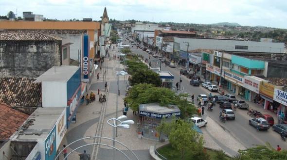 Objetos de informática do patrimônio público de Arapiraca são encontrados abandonados na rua