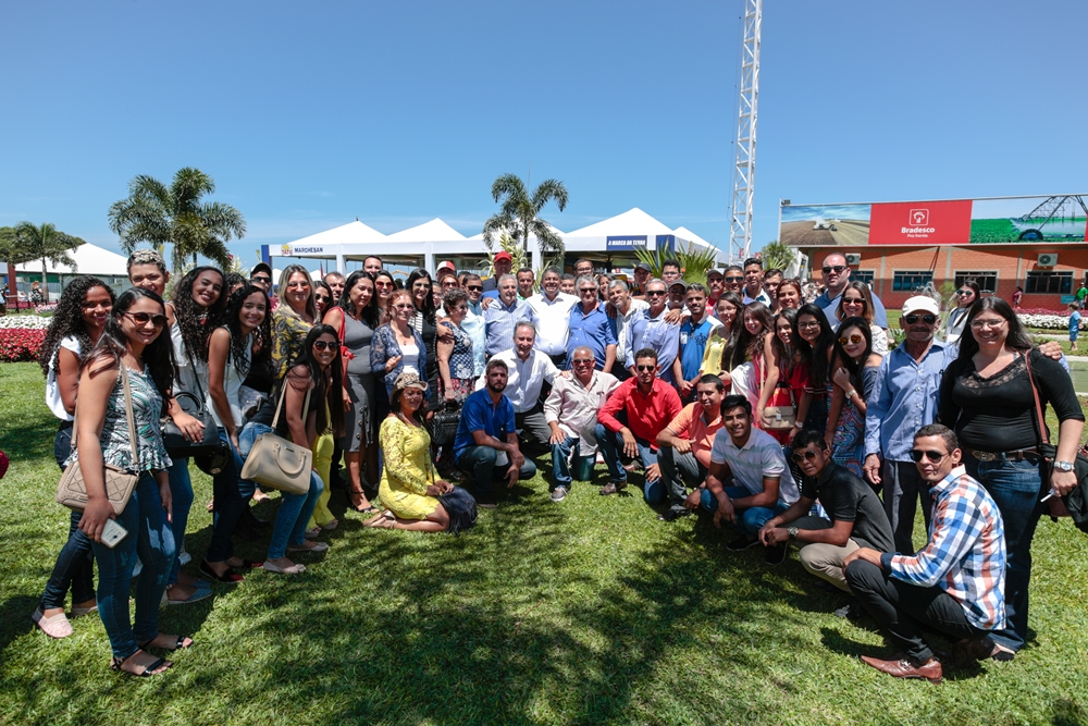 Caravana liderada pela Carpil participa da abertura do 30º Show Rural em Cascavel (PR)