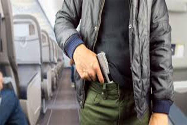 Resolução regula embarque de passageiro armado em viagem aérea