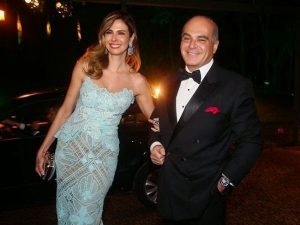 Luciana Gimenez faz menção ao marido durante programa na Rede TV!